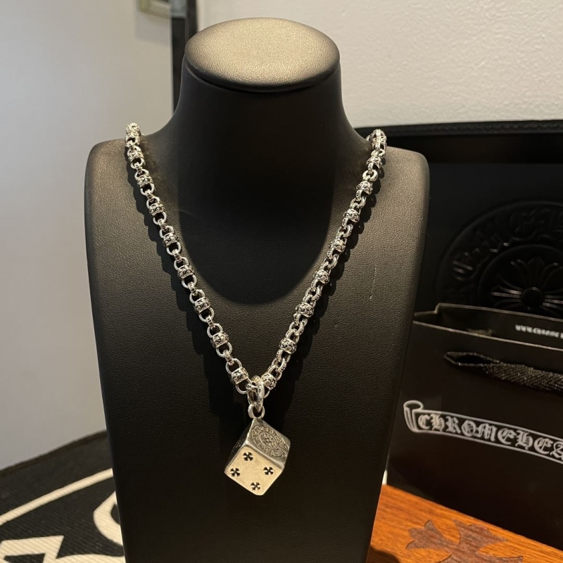 Ch*0me He**ts necklaces